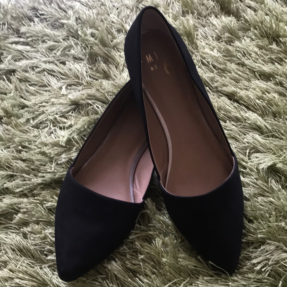Size 10- NWOT - Suede Flat